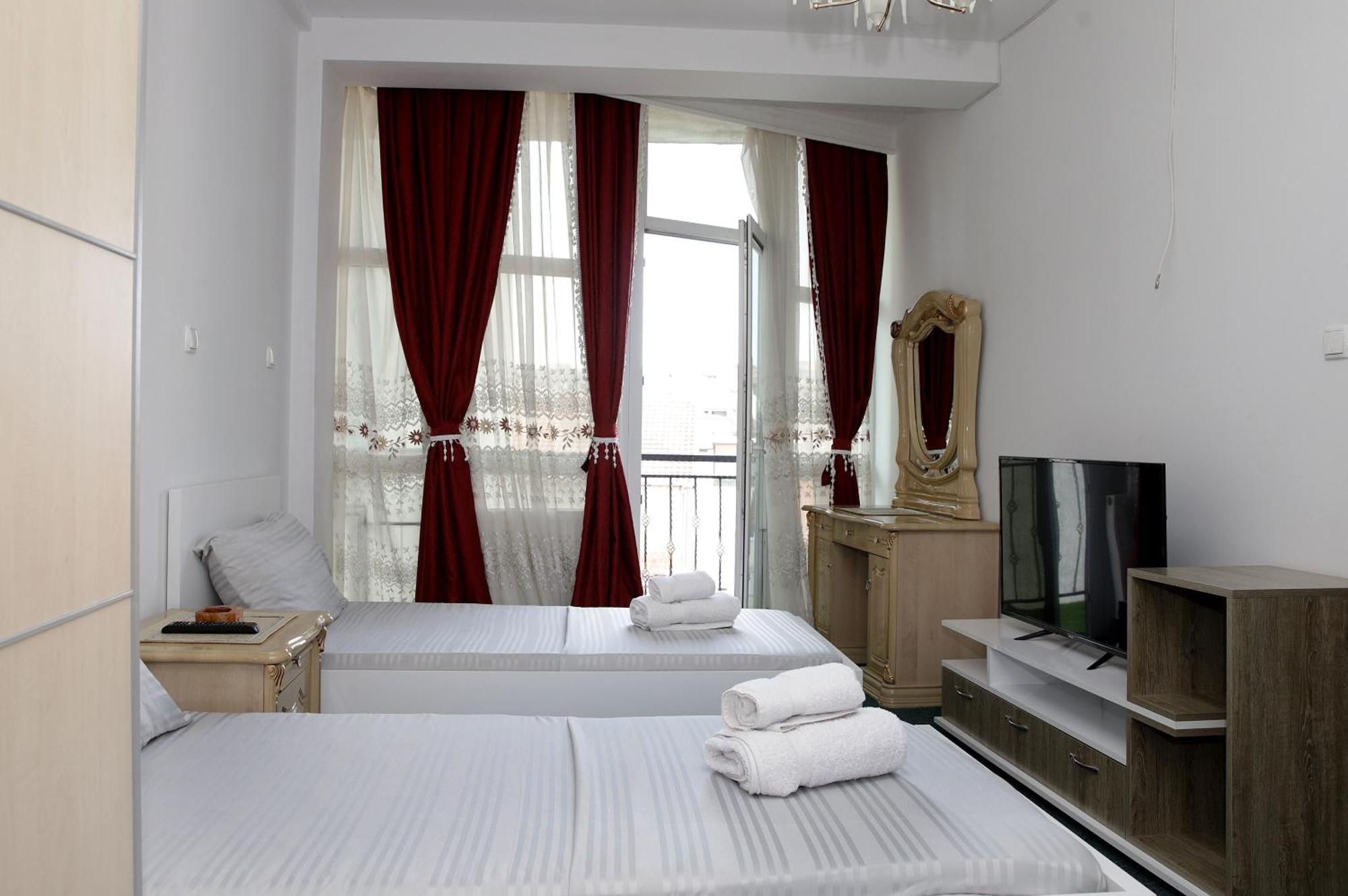 Hotel Xhema Priştine Dış mekan fotoğraf