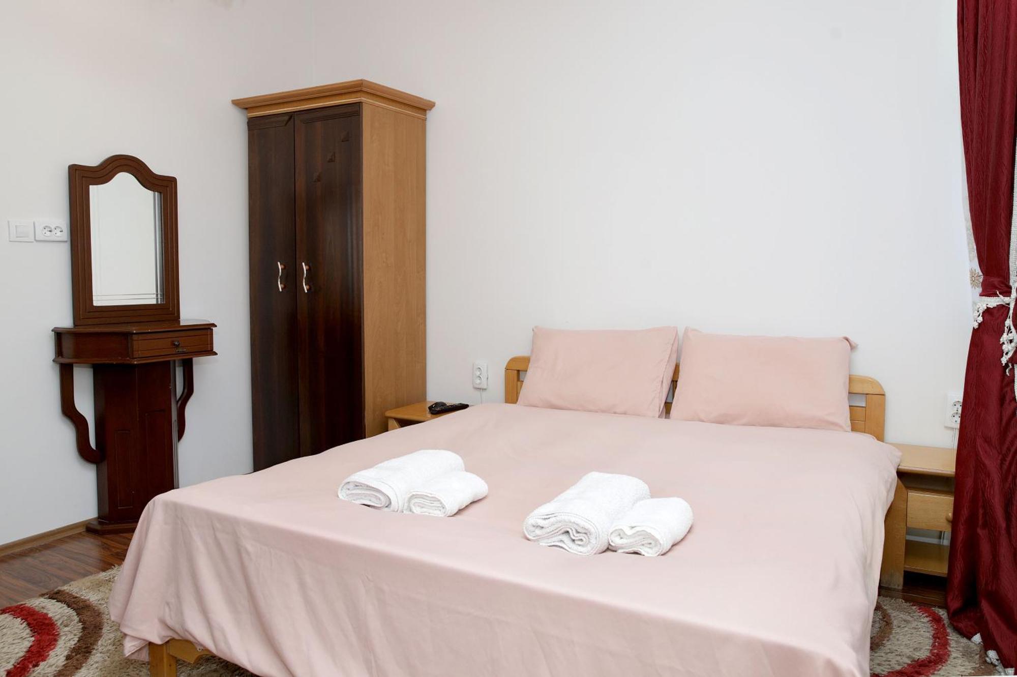Hotel Xhema Priştine Dış mekan fotoğraf